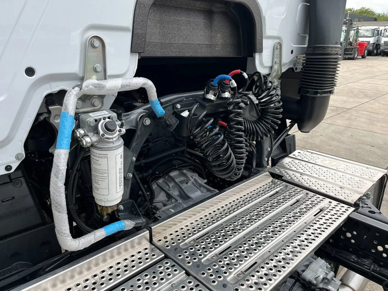 Locação financeira de Mercedes-Benz Actros 3340 S 6x4 Tractor Head Mercedes-Benz Actros 3340 S 6x4 Tractor Head: foto 13