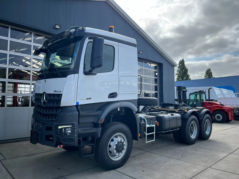 Mercedes-Benz Arocs 4058 AS 6x6 Tractor Head 180T Push Pull EURO-5 - Tractor: foto 1 Mercedes-Benz Arocs 4058 AS 6x6 Tractor Head 180T Push Pull EURO-5 - Tractor: foto 1