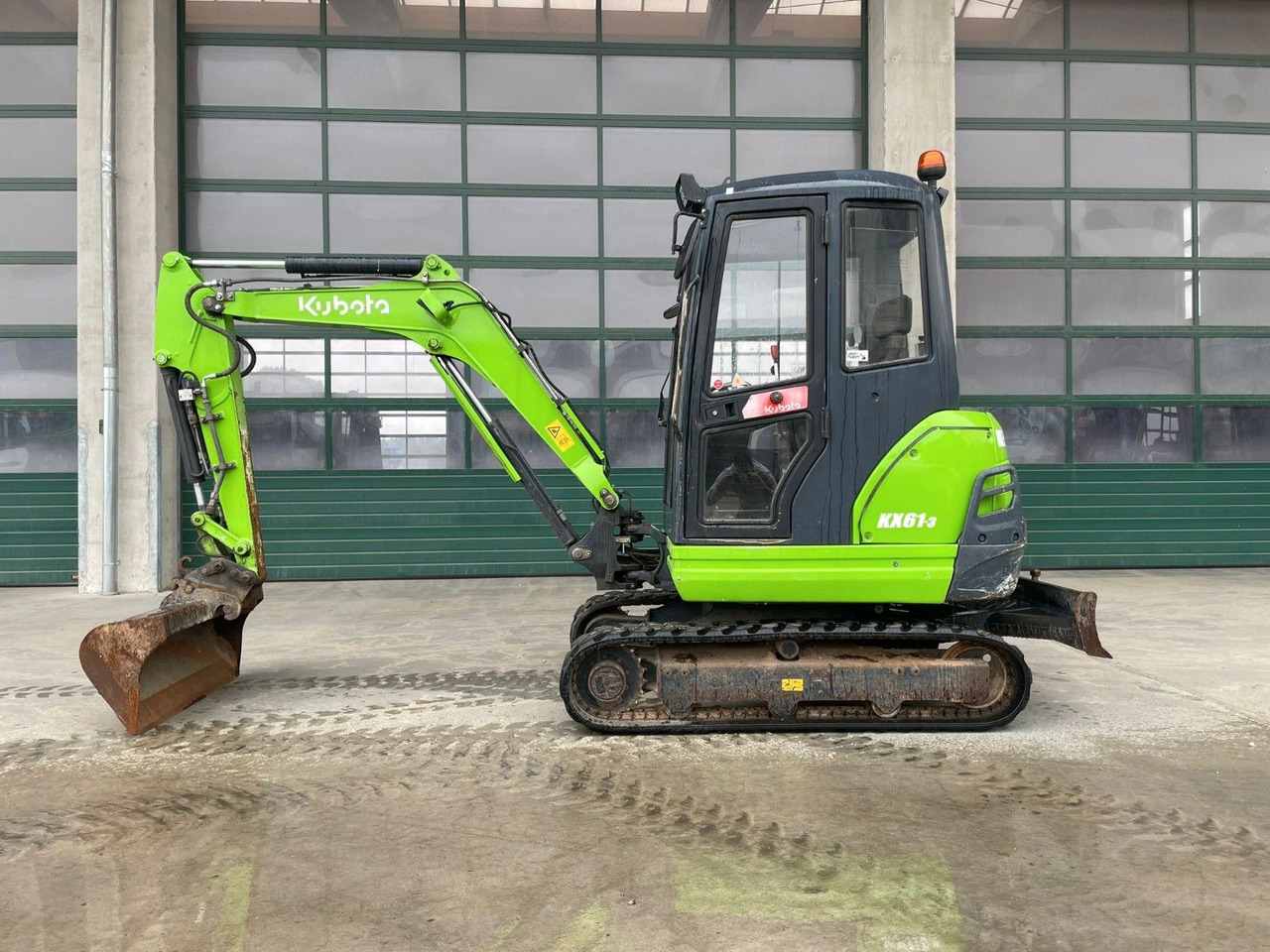 Kubota KX61-3 - Mini escavadeira: foto 1 Kubota KX61-3 - Mini escavadeira: foto 1