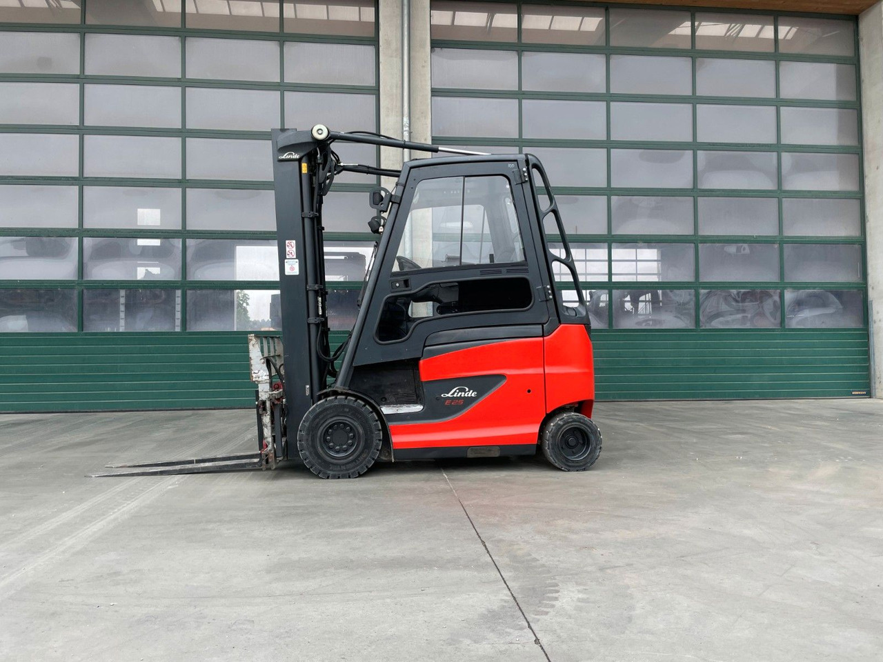 Linde E25H-01 - Empilhador elétrico: foto 1 Linde E25H-01 - Empilhador elétrico: foto 1
