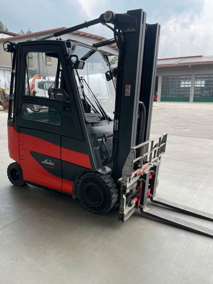 Linde E25H-01 - Empilhador elétrico: foto 5 Linde E25H-01 - Empilhador elétrico: foto 5