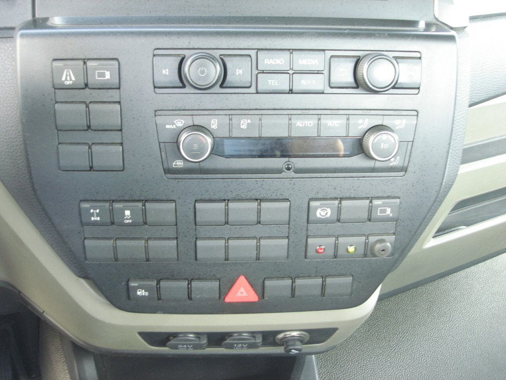 MAN TG-M 15.250 BL Abrollkipper - Camião polibenne: foto 4 MAN TG-M 15.250 BL Abrollkipper - Camião polibenne: foto 4