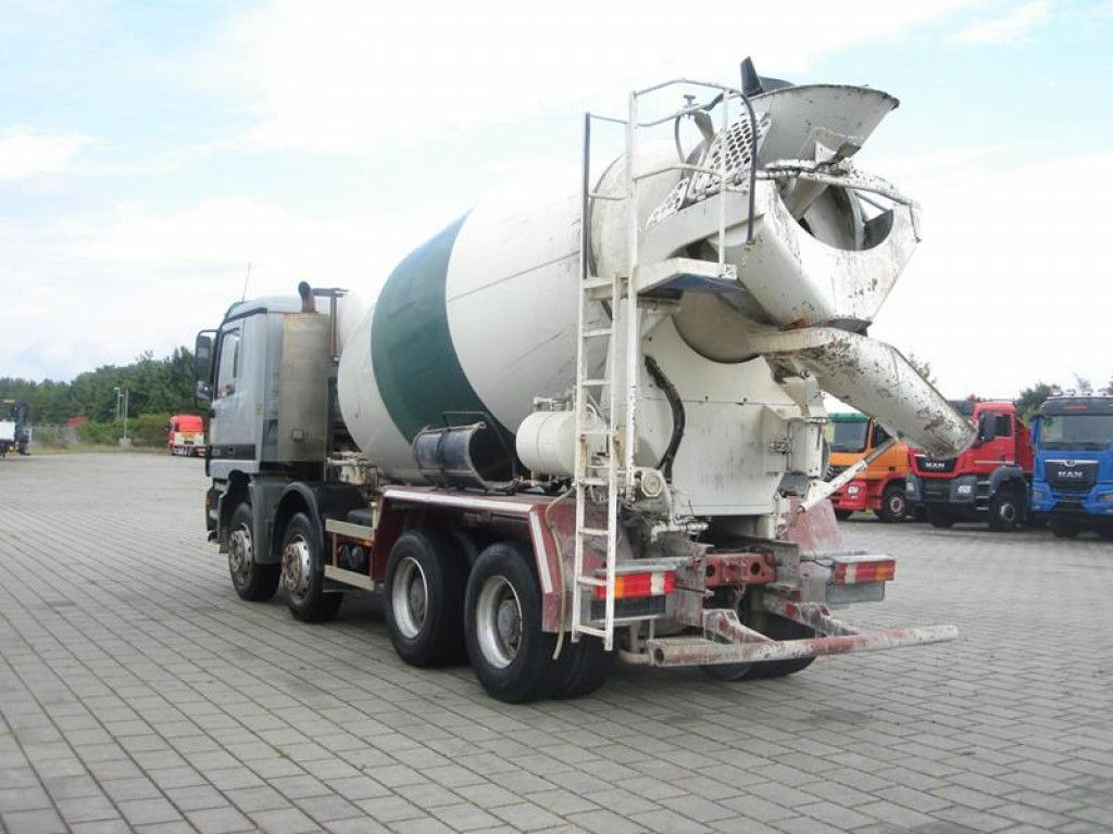 Mercedes-Benz Actros 3235 B 8x4 Betonmischer Stetter 9m³ -Deut - Camião betoneira: foto 4 Mercedes-Benz Actros 3235 B 8x4 Betonmischer Stetter 9m³ -Deut - Camião betoneira: foto 4