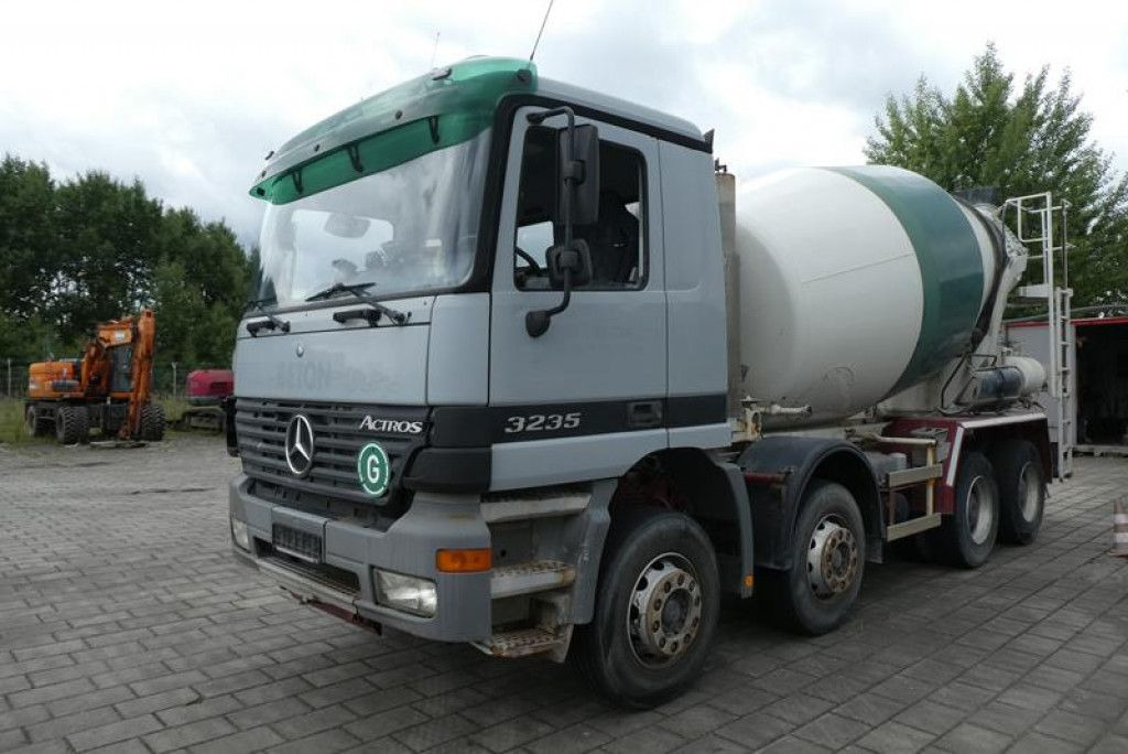 Mercedes-Benz Actros 3235 B 8x4 Betonmischer Stetter 9m³ -Deut - Camião betoneira: foto 2 Mercedes-Benz Actros 3235 B 8x4 Betonmischer Stetter 9m³ -Deut - Camião betoneira: foto 2