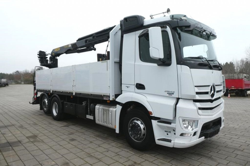 Mercedes-Benz Antos 2543 L/6x2 Pritsche Heckkran - Camião grua: foto 3 Mercedes-Benz Antos 2543 L/6x2 Pritsche Heckkran - Camião grua: foto 3