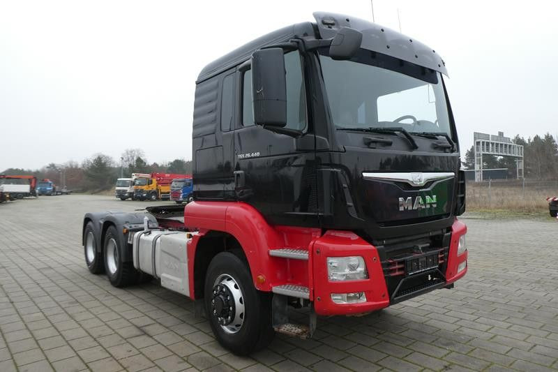 MAN TG-S 26.440 6x6 SZM WERKSTATTGEPFLEGT - Tractor: foto 1 MAN TG-S 26.440 6x6 SZM WERKSTATTGEPFLEGT - Tractor: foto 1