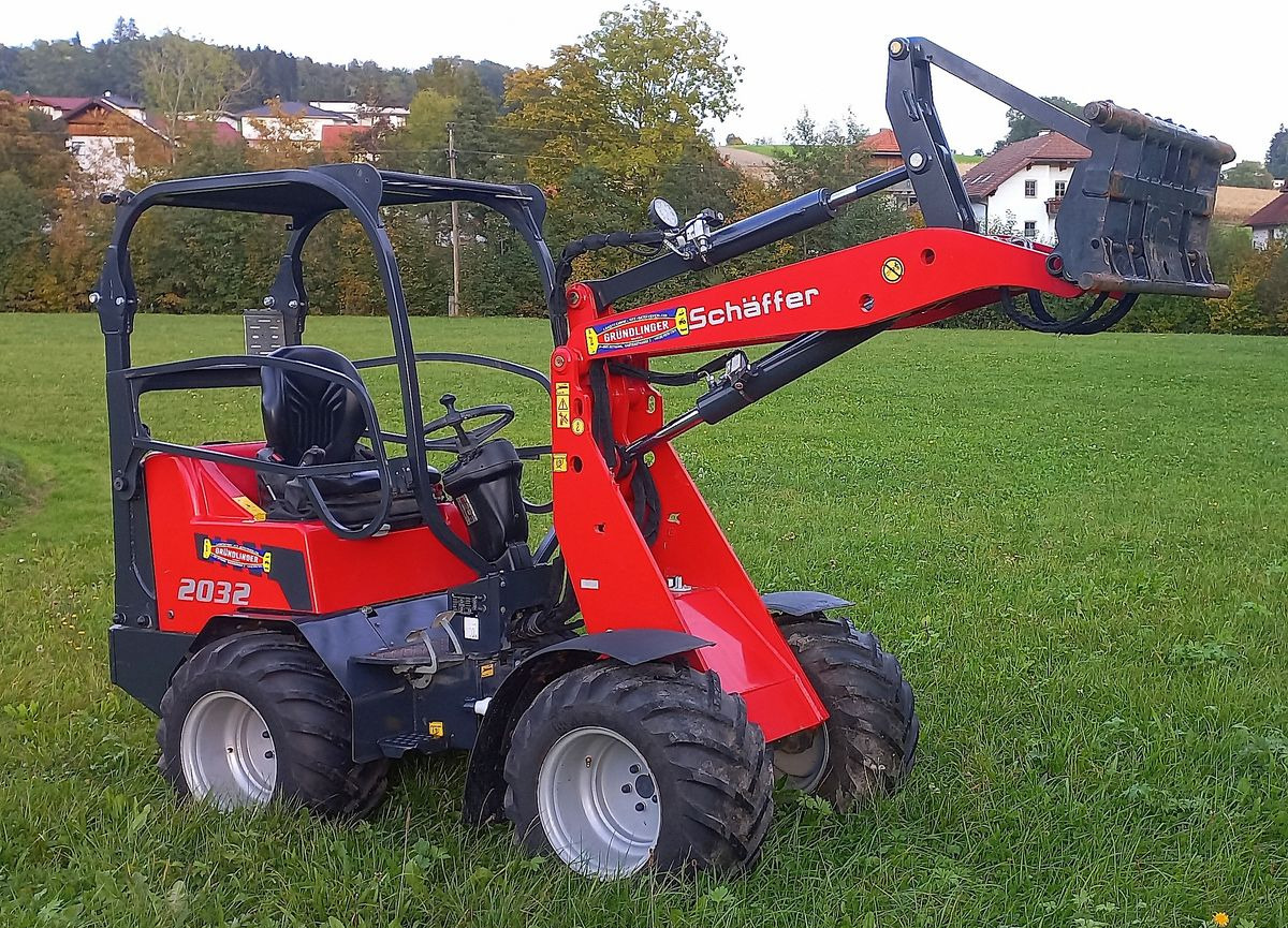 Schäffer Schäffer 2032 - Carregadora articulada: foto 1 Schäffer Schäffer 2032 - Carregadora articulada: foto 1