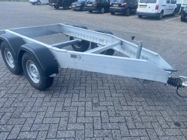 Diversen Bolle . 2 asser aanhangwagen voor kogelkoppeling 3500 kg - Reboque chassi: foto 4 Diversen Bolle . 2 asser aanhangwagen voor kogelkoppeling 3500 kg - Reboque chassi: foto 4