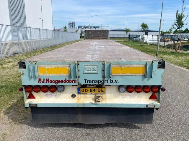 Floor robuuste vlakke oplegger ,uitschuifbaar, ,stuurassen, 20 mtr met stalen bodem/frame. kranenprofiel. - Semi-reboque plataforma/ Caixa aberta: foto 4 Floor robuuste vlakke oplegger ,uitschuifbaar, ,stuurassen, 20 mtr met stalen bodem/frame. kranenprofiel. - Semi-reboque plataforma/ Caixa aberta: foto 4