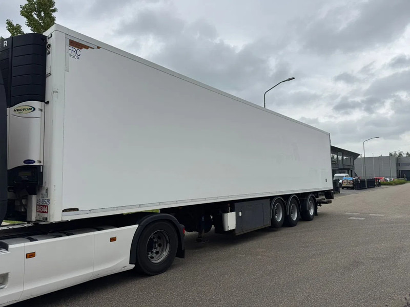 Pacton koelvriesoplegger 3 asser met carrier vector koelmachine, stuuras.. - Semi-reboque frigorífico: foto 1 Pacton koelvriesoplegger 3 asser met carrier vector koelmachine, stuuras.. - Semi-reboque frigorífico: foto 1
