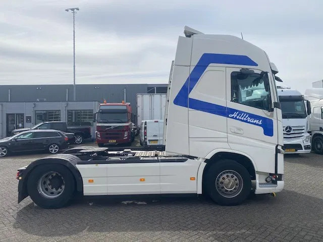 Volvo FH 13.460 XL cabine, euro 6 , full spoilered, smart tacho , new clutch ,beauty..... - Tractor: foto 3 Volvo FH 13.460 XL cabine, euro 6 , full spoilered, smart tacho , new clutch ,beauty..... - Tractor: foto 3