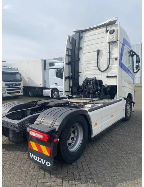 Volvo FH 13.460 XL cabine, euro 6 , full spoilered, smart tacho , new clutch ,beauty..... - Tractor: foto 4 Volvo FH 13.460 XL cabine, euro 6 , full spoilered, smart tacho , new clutch ,beauty..... - Tractor: foto 4