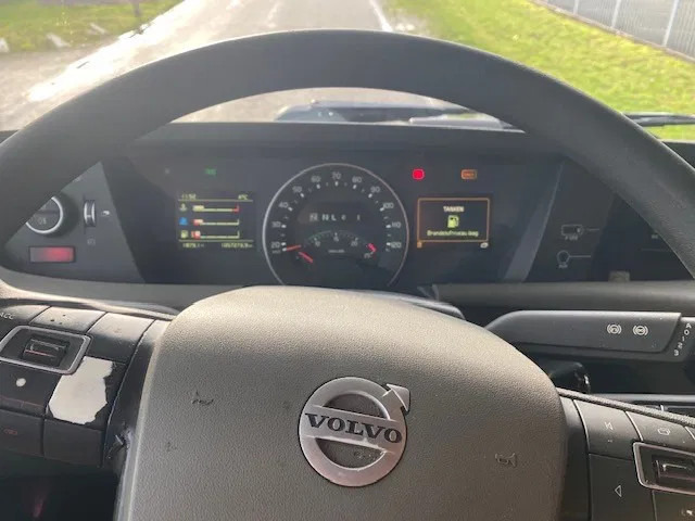 Volvo FH 13.460 "low deck" trekker, met volume oplegger Krone 102 cub. - Tractor: foto 4 Volvo FH 13.460 "low deck" trekker, met volume oplegger Krone 102 cub. - Tractor: foto 4