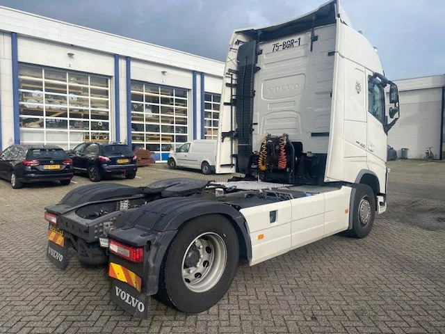 Volvo FH 460 globe euro 6 - Tractor: foto 4 Volvo FH 460 globe euro 6 - Tractor: foto 4