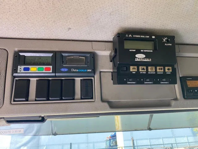 Volvo FM 330 2 temp koelvriesbak , 760 lang, 2 comp, carrier koeler, D"hollandia klep - Camião frigorífico: foto 5 Volvo FM 330 2 temp koelvriesbak , 760 lang, 2 comp, carrier koeler, D"hollandia klep - Camião frigorífico: foto 5