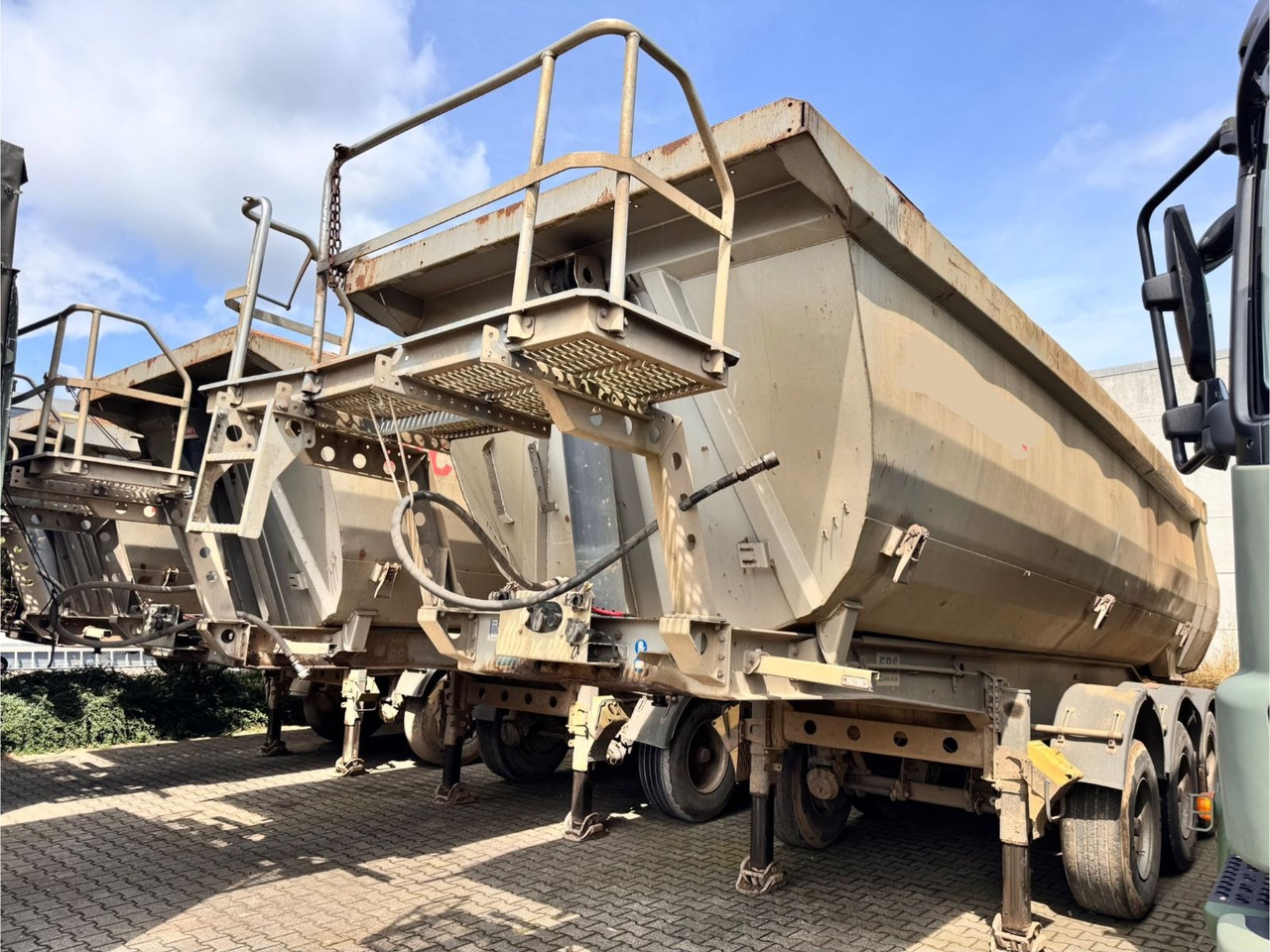 Menci SA700R Kipper Mulde 27m³ Lift Stahl Stück - Semi-reboque basculante: foto 1 Menci SA700R Kipper Mulde 27m³ Lift Stahl Stück - Semi-reboque basculante: foto 1