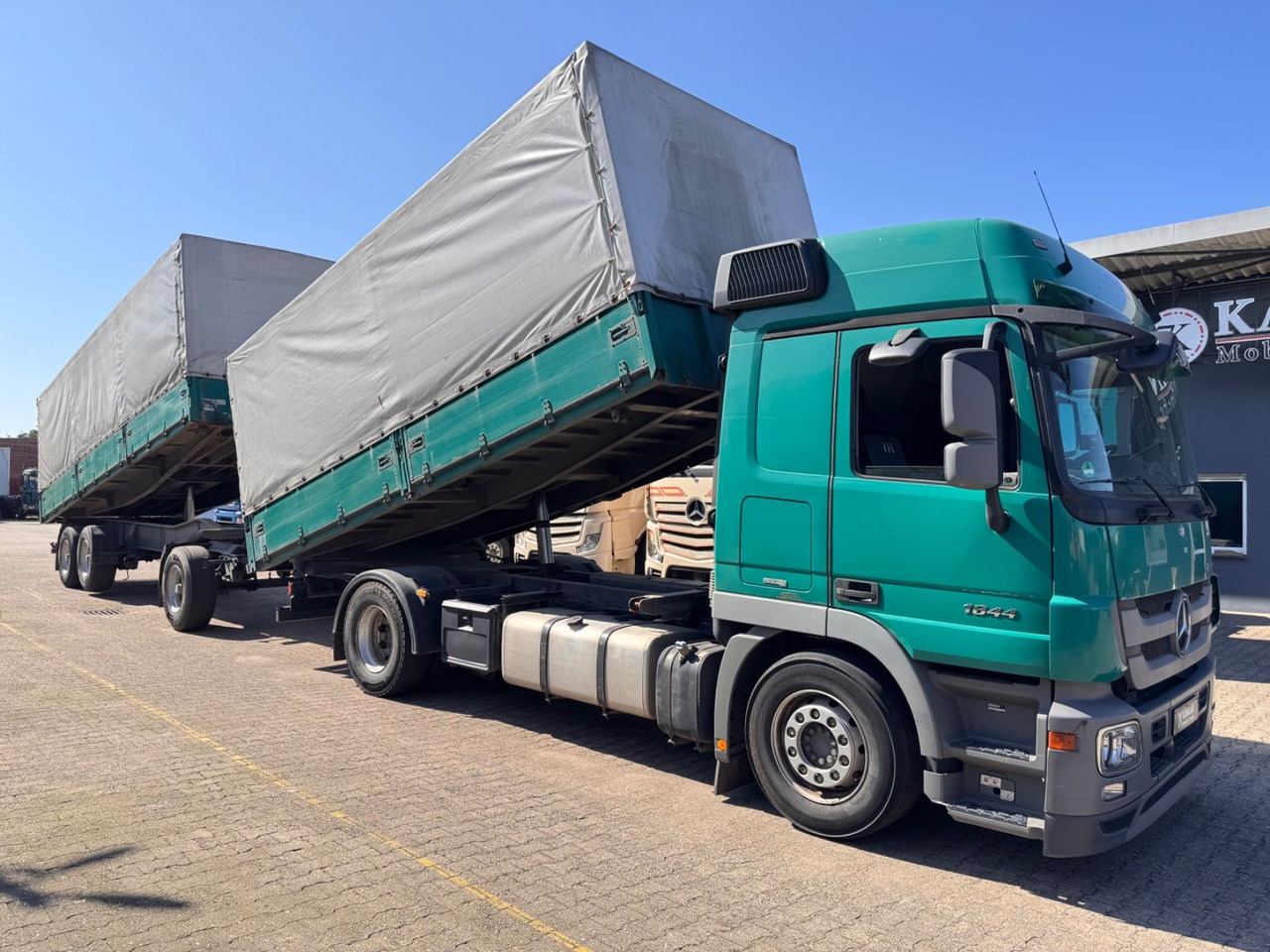 Mercedes-Benz 1844 Actros MP3 3-SeitenKipper Getreide Pritsche - Camião basculante: foto 1 Mercedes-Benz 1844 Actros MP3 3-SeitenKipper Getreide Pritsche - Camião basculante: foto 1