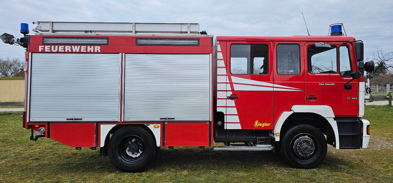MAN Feuerwehr Löschfahrzeug 14.264 Autobomba - Camião: foto 5 MAN Feuerwehr Löschfahrzeug 14.264 Autobomba - Camião: foto 5