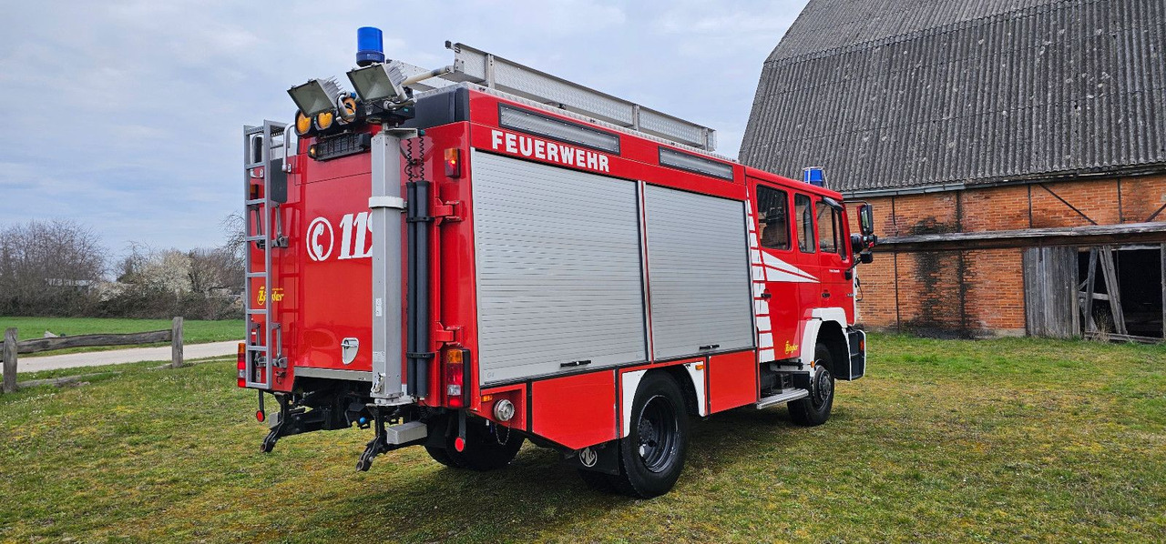 MAN Feuerwehr Löschfahrzeug 14.264 Autobomba - Camião: foto 4 MAN Feuerwehr Löschfahrzeug 14.264 Autobomba - Camião: foto 4