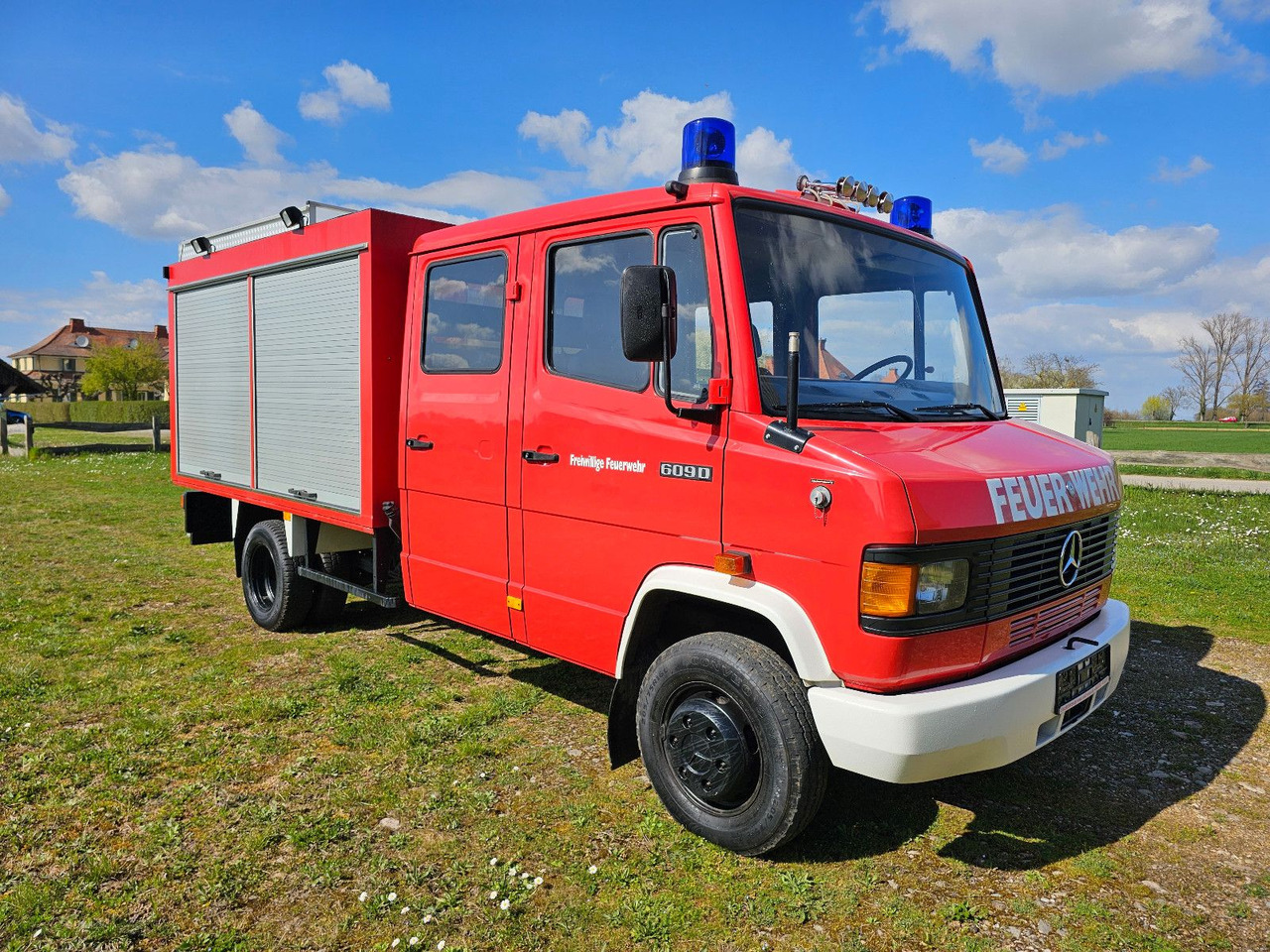 Mercedes-Benz Feuerwehr 609 105km/h Oldtimer Campervan - Carro de bombeiro: foto 1 Mercedes-Benz Feuerwehr 609 105km/h Oldtimer Campervan - Carro de bombeiro: foto 1