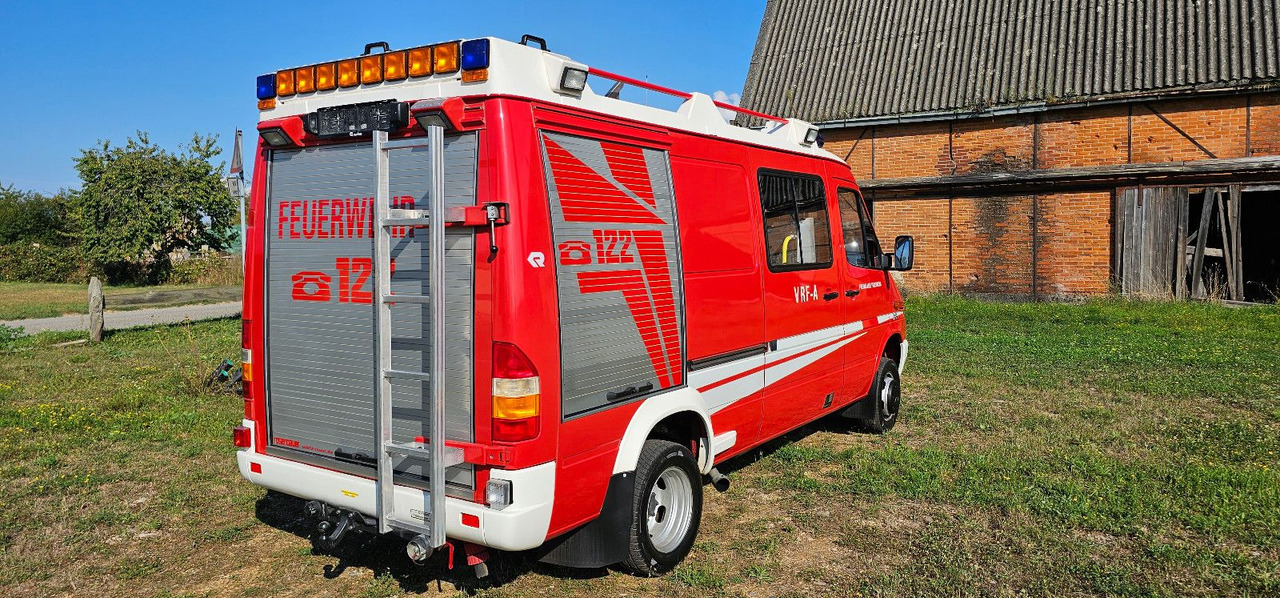 Mercedes-Benz Allrad Sprinter 416 Feuerwehr 4x4 VAN - Veículo comercial: foto 5 Mercedes-Benz Allrad Sprinter 416 Feuerwehr 4x4 VAN - Veículo comercial: foto 5