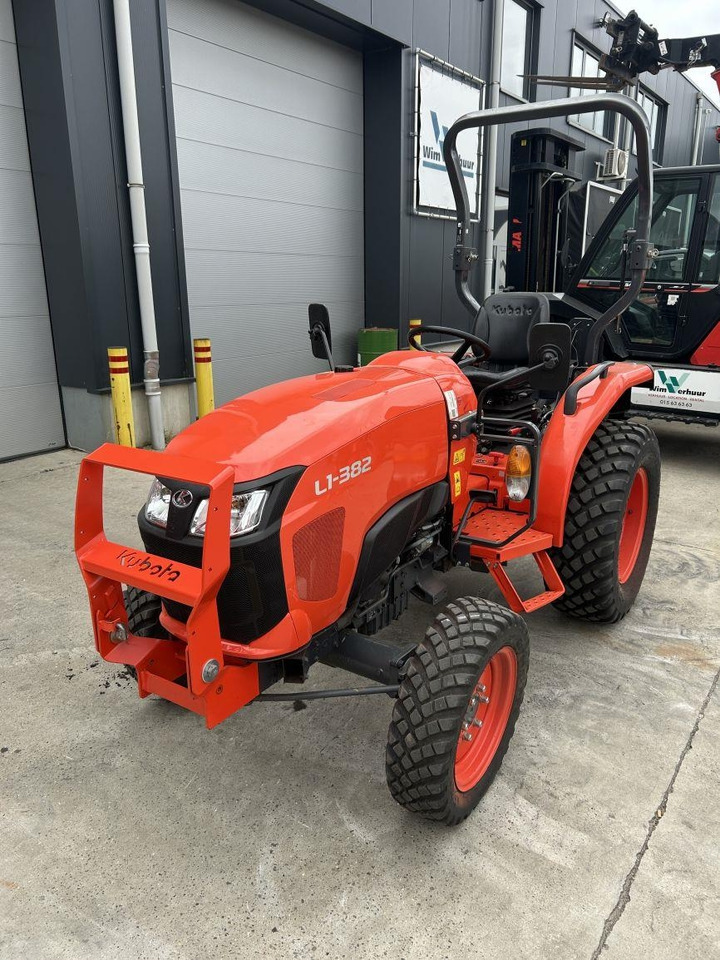 Kubota L1-382 (7325)  - Trator municipal: foto 5 Kubota L1-382 (7325)  - Trator municipal: foto 5