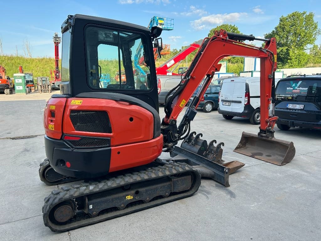 Kubota U 36-4 - Mini escavadeira: foto 4 Kubota U 36-4 - Mini escavadeira: foto 4
