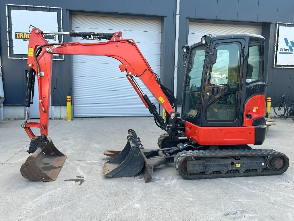 Kubota U 36-4 - Mini escavadeira: foto 1 Kubota U 36-4 - Mini escavadeira: foto 1