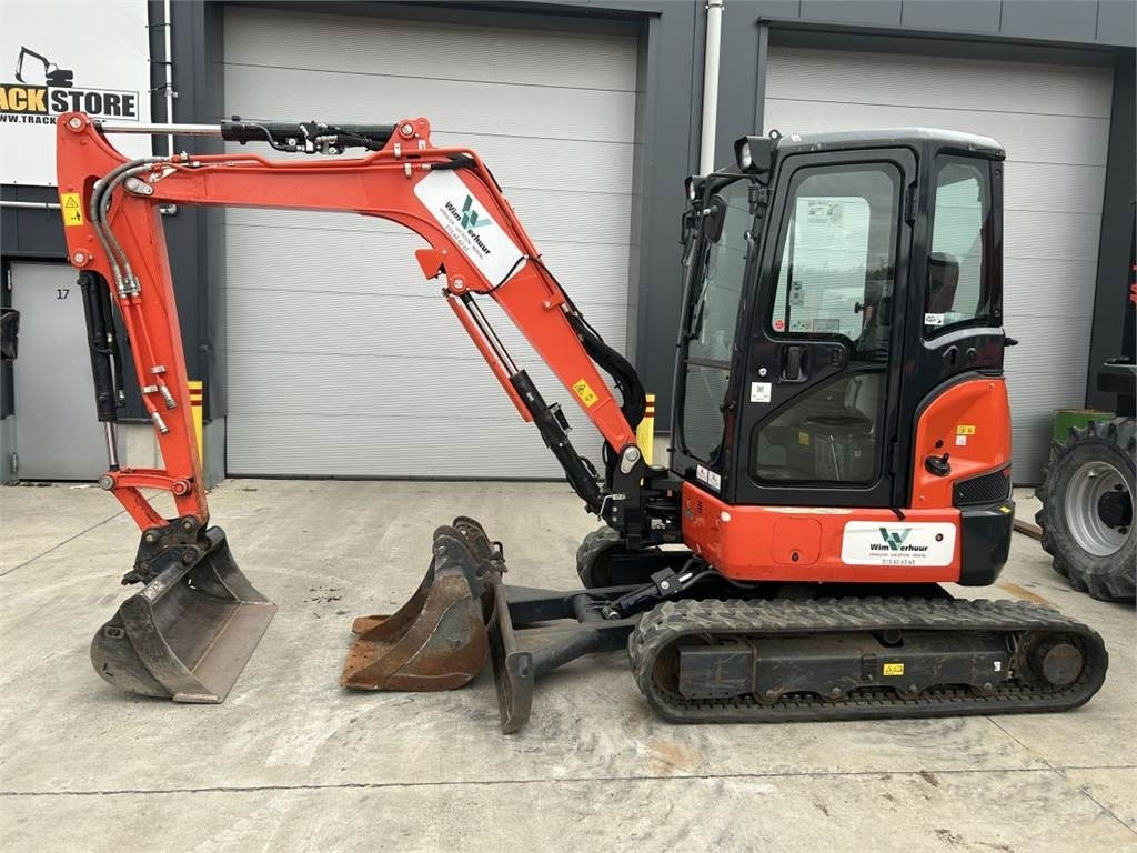Kubota U36-4 (8598) - Mini escavadeira: foto 1 Kubota U36-4 (8598) - Mini escavadeira: foto 1