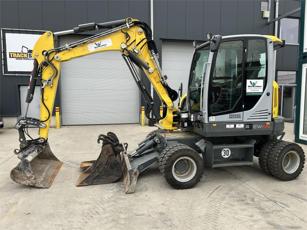 Wacker Neuson EW65 (8946)  - Escavadeira de rodas: foto 1 Wacker Neuson EW65 (8946)  - Escavadeira de rodas: foto 1