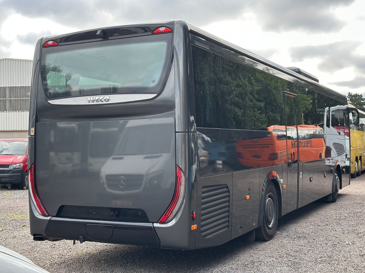 Iveco EVADYS H (55 Sitze*Schalt*176 tKm) - Minibus, Furgão de passageiros: foto 2 Iveco EVADYS H (55 Sitze*Schalt*176 tKm) - Minibus, Furgão de passageiros: foto 2