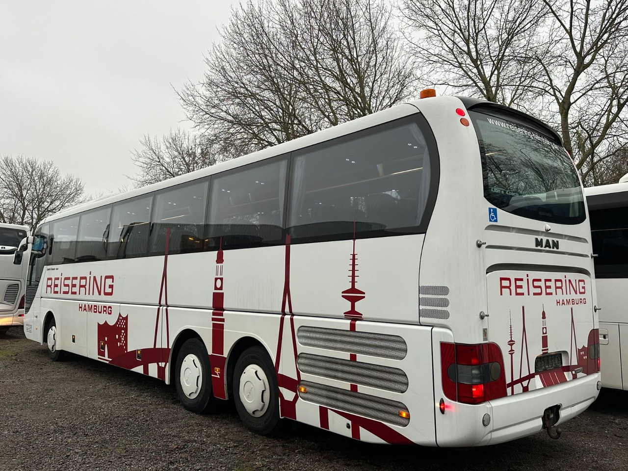 MAN R08 Lions Coach L (wenig Km*Behinderten gerecht) MAN R08 Lions Coach L (wenig Km*Behinderten gerecht) - Autocarro: foto 3 MAN R08 Lions Coach L (wenig Km*Behinderten gerecht) MAN R08 Lions Coach L (wenig Km*Behinderten gerecht) - Autocarro: foto 3