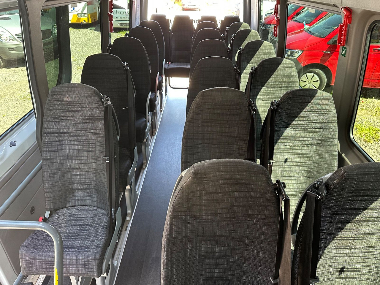 Mercedes-Benz Sprinter 516 CDi 45LL (DE*Klima*23 Sitze) - Minibus, Furgão de passageiros: foto 4 Mercedes-Benz Sprinter 516 CDi 45LL (DE*Klima*23 Sitze) - Minibus, Furgão de passageiros: foto 4