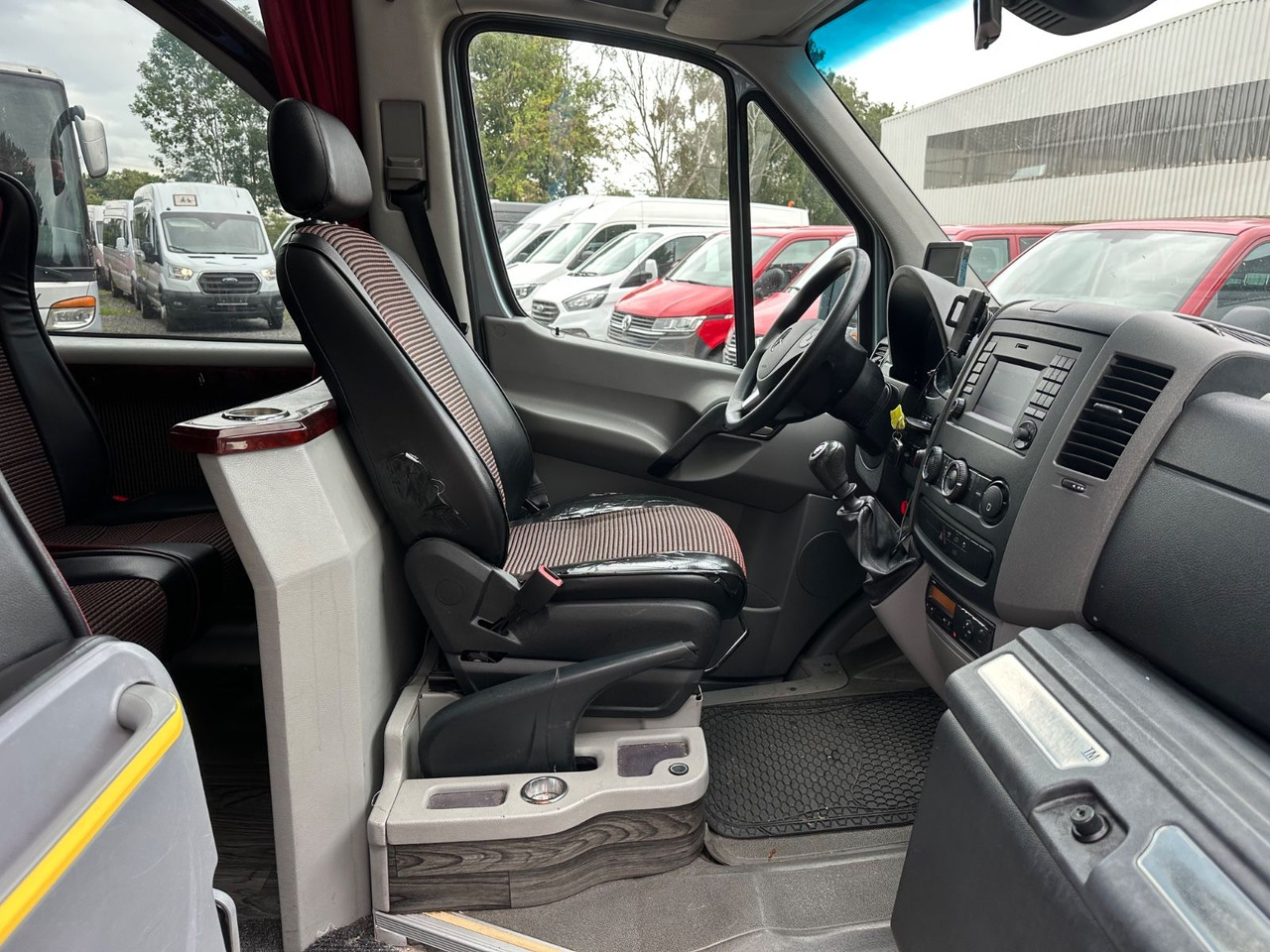 Mercedes-Benz Sprinter 516 CDi (DE*Klima*Reise) - Minibus, Furgão de passageiros: foto 4 Mercedes-Benz Sprinter 516 CDi (DE*Klima*Reise) - Minibus, Furgão de passageiros: foto 4