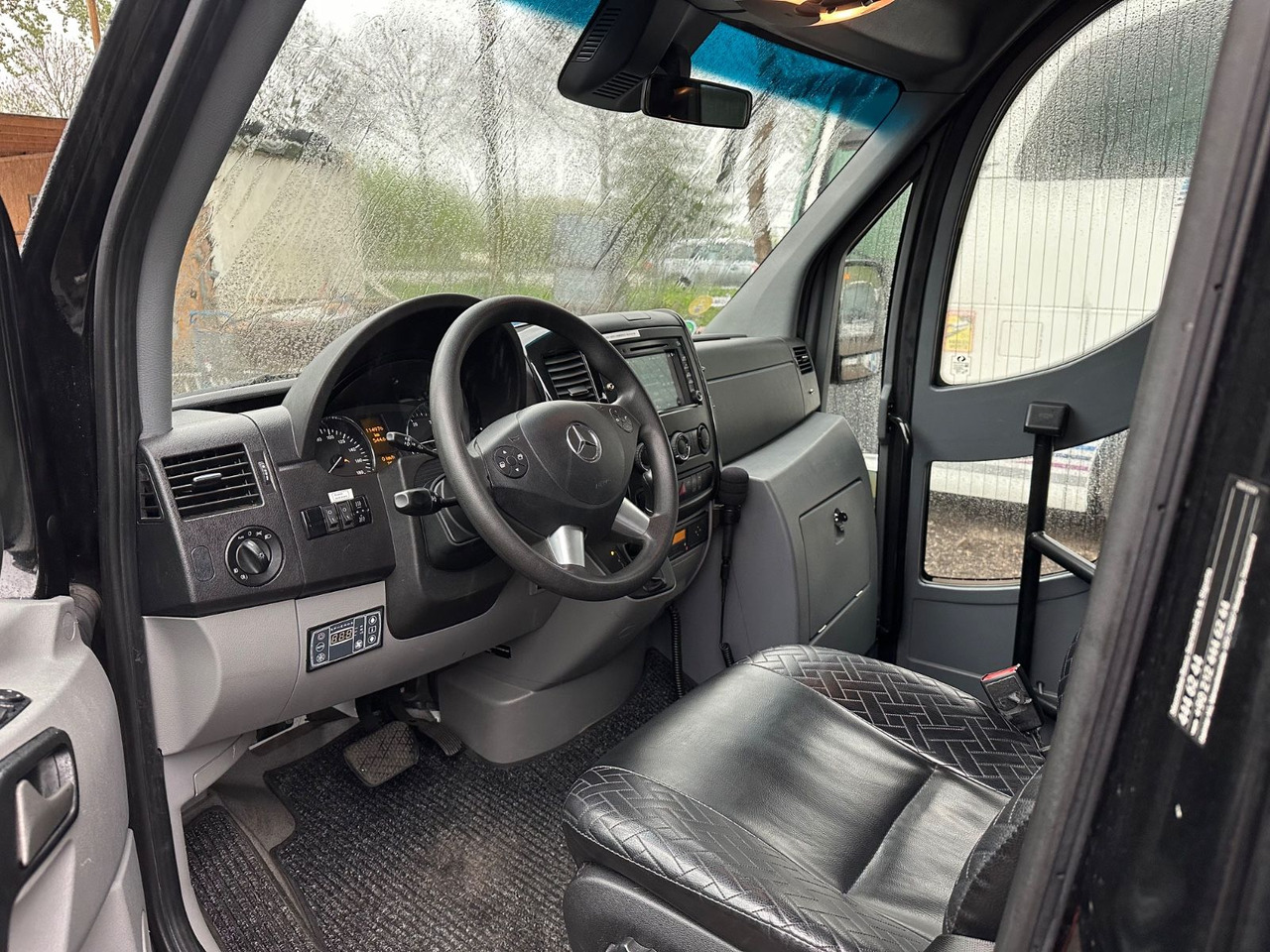 Mercedes-Benz Sprinter 519 CDi (Euro 6*VIP*Reise*wenig Km) - Minibus, Furgão de passageiros: foto 4 Mercedes-Benz Sprinter 519 CDi (Euro 6*VIP*Reise*wenig Km) - Minibus, Furgão de passageiros: foto 4
