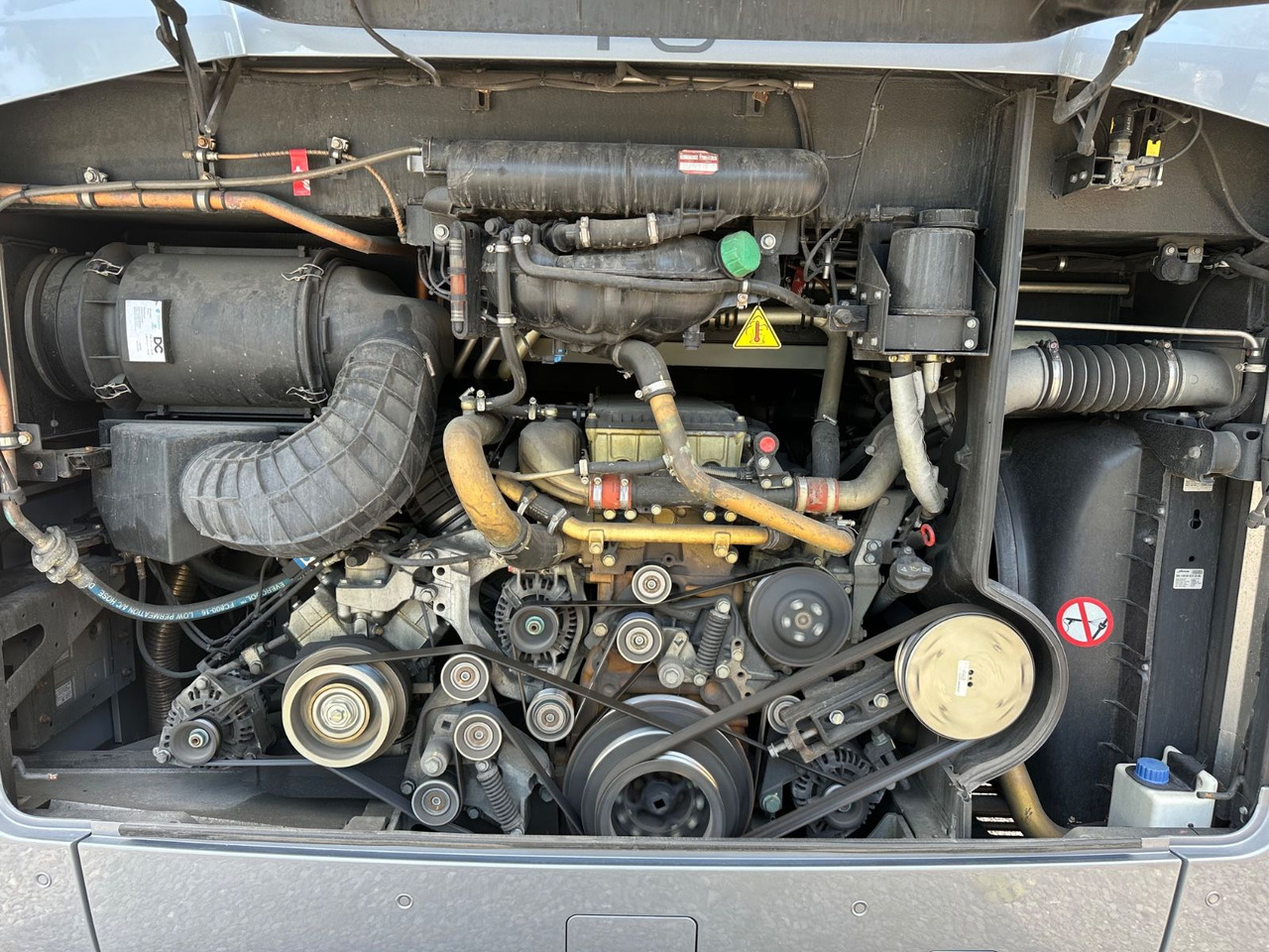 Mercedes-Benz Tourismo E 15 RHD (wenig Km*TOP*DE) - Autocarro: foto 4 Mercedes-Benz Tourismo E 15 RHD (wenig Km*TOP*DE) - Autocarro: foto 4