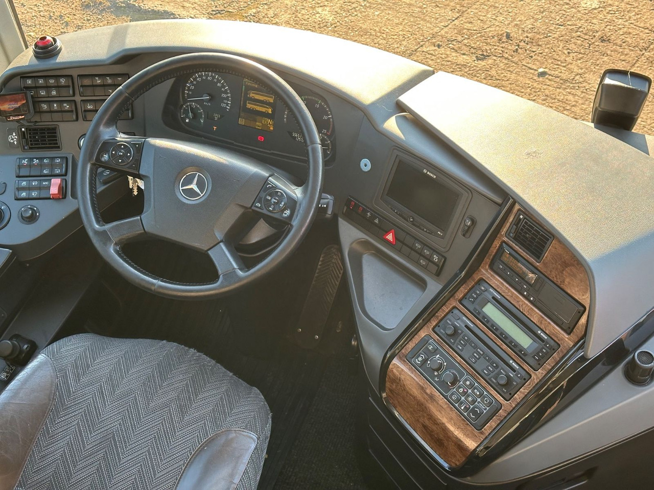 Mercedes-Benz Travego O580 16 RHD-M LuxLine*Eur6*SchweizerBus - Autocarro: foto 5 Mercedes-Benz Travego O580 16 RHD-M LuxLine*Eur6*SchweizerBus - Autocarro: foto 5