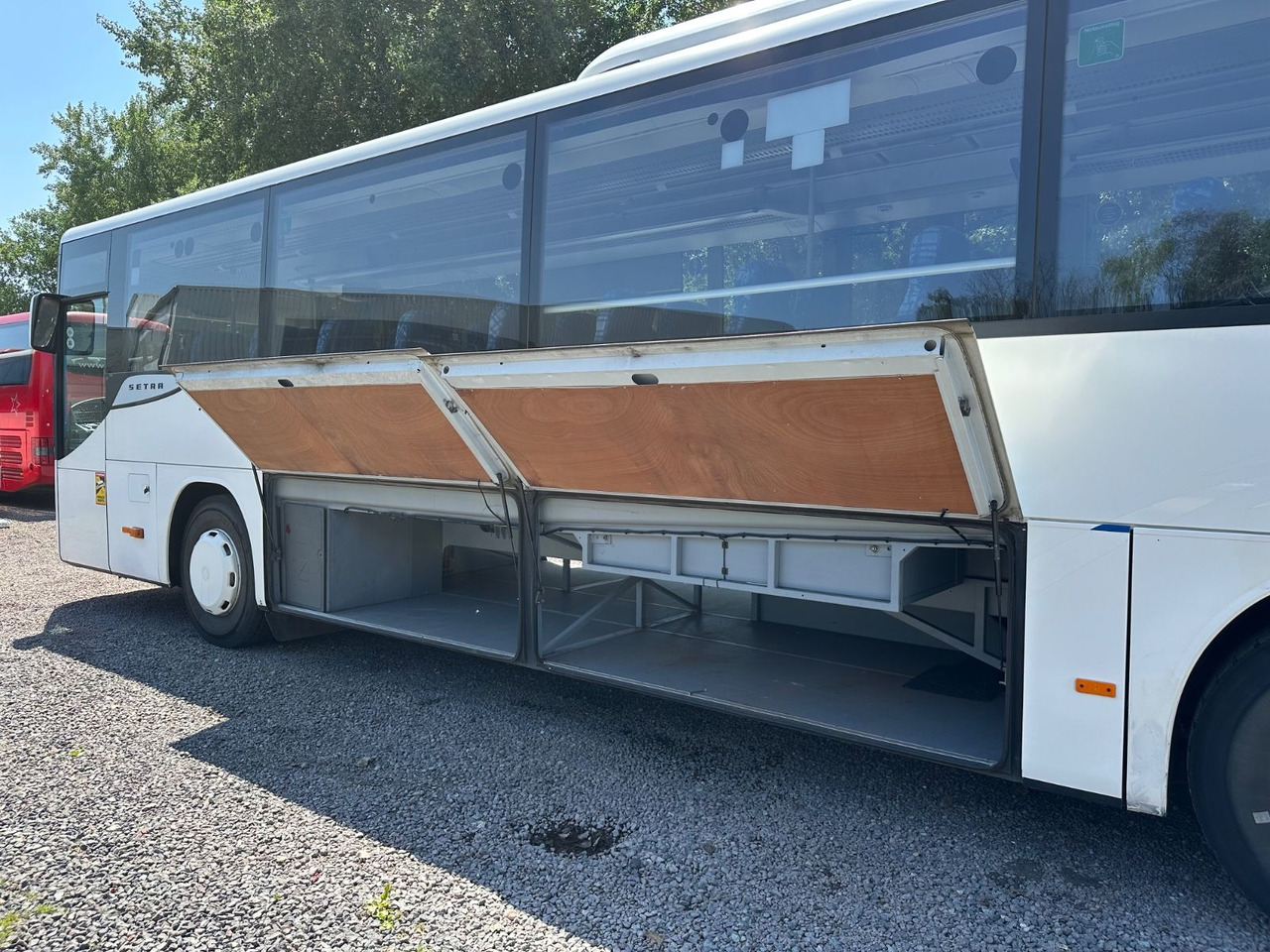 Setra S 415 UL (EEV*55 Sitze*TOP) - Ônibus suburbano: foto 4 Setra S 415 UL (EEV*55 Sitze*TOP) - Ônibus suburbano: foto 4